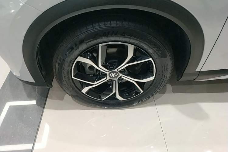 Used BYD Yuan PLUS 2022 430 km Luxury Version Left Front Wheel Hub