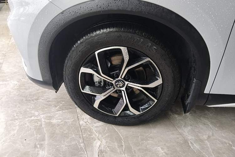 Used BYD Yuan PLUS 2022 430 km Luxury Version Left Front Wheel Hub