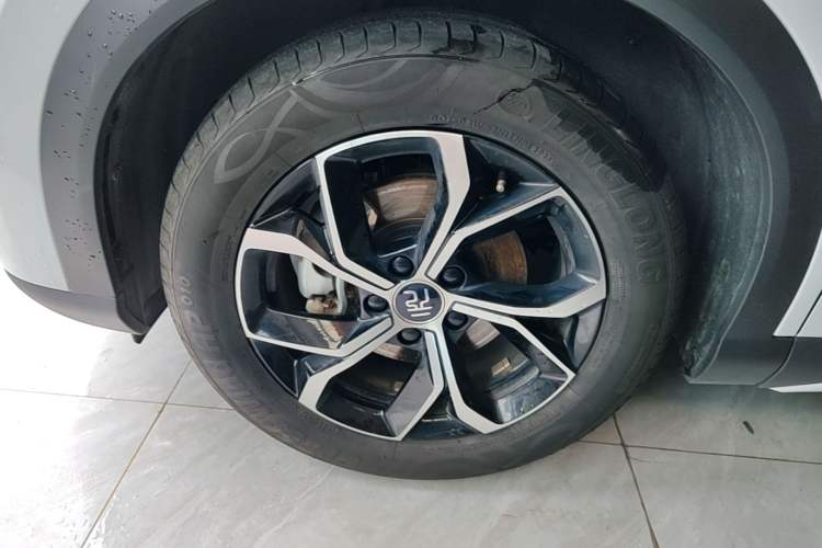 Used BYD Yuan PLUS 2022 430 km Luxury Version Left Front Wheel Hub