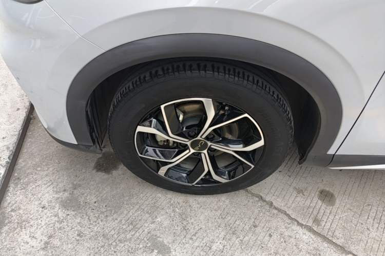 Used BYD Yuan PLUS 2022 510 km Luxury Version Left Front Wheel Hub
