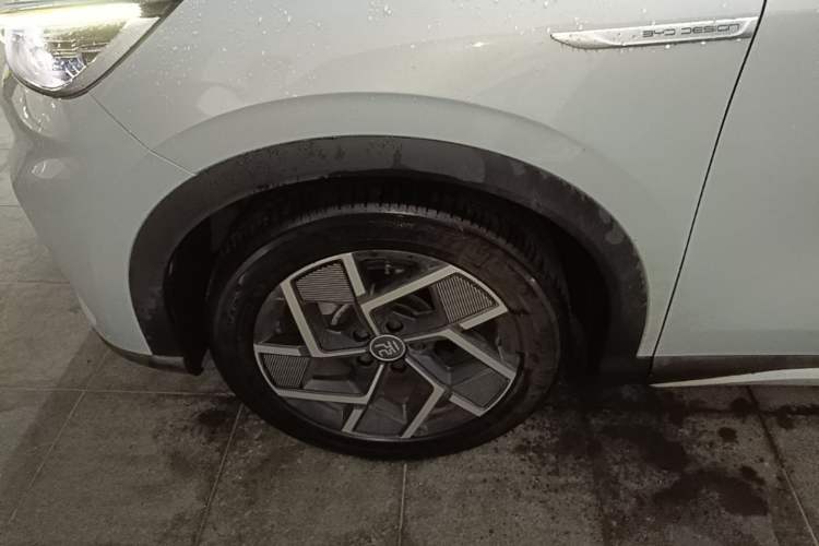 Used BYD Yuan PLUS 2022 510 km Flagship Version Left Front Wheel Hub