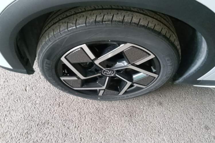 Used BYD Yuan PLUS 2022 510 km Flagship Version Left Front Wheel Hub