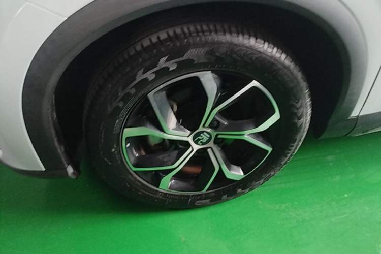 Used BYD Yuan PLUS 2022 430 km Luxury Version Left Front Wheel Hub