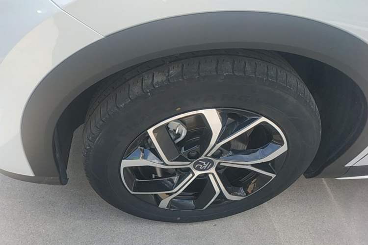 Used BYD Yuan PLUS 2022 430 km Luxury Version Left Front Wheel Hub