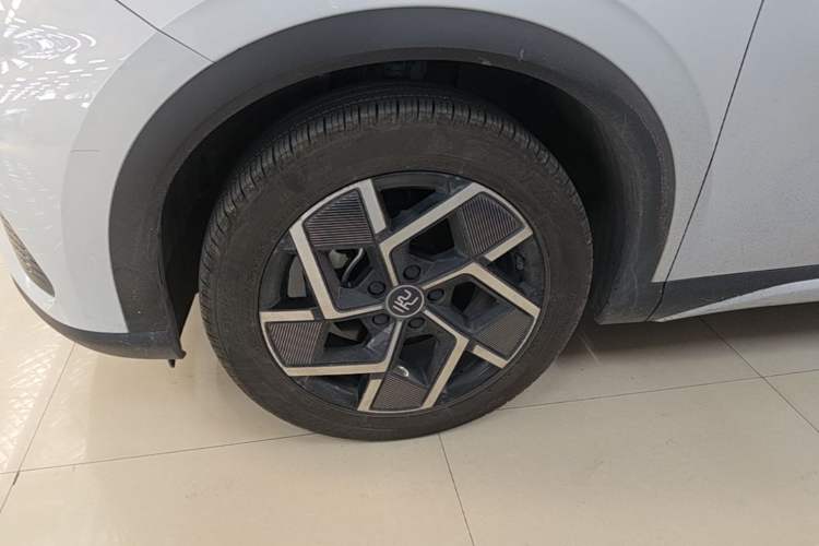 Used BYD Yuan PLUS 2022 510 km Flagship Version Left Front Wheel Hub