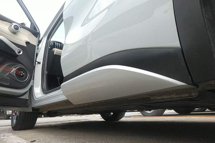 Used BYD Yuan PLUS 2022 510 km Flagship Version Left Side Sill