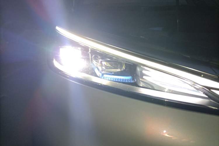 Used BYD Yuan PLUS 2022 430 km Luxury Version Right Front Headlight
