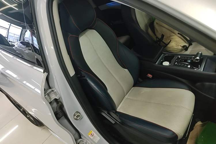 Used BYD Yuan PLUS 2022 510 km Flagship Version Right Front Seat