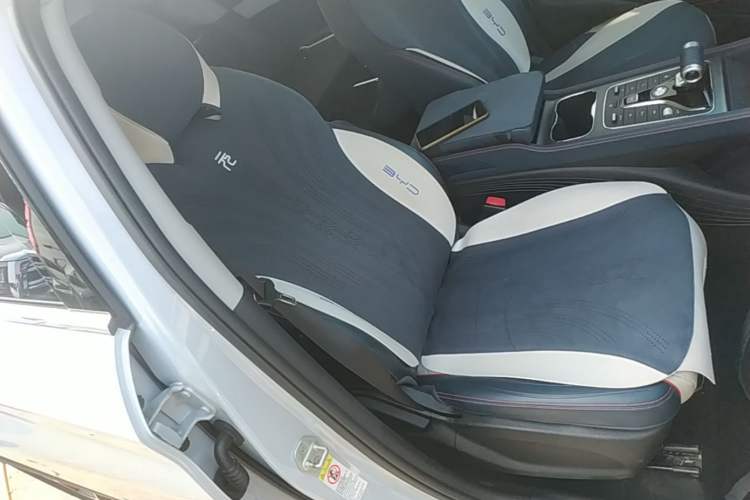 Used BYD Yuan PLUS 2022 510 km Flagship Version Right Front Seat