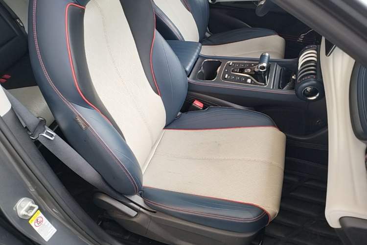 Used BYD Yuan PLUS 2022 430 km Luxury Version Right Front Seat