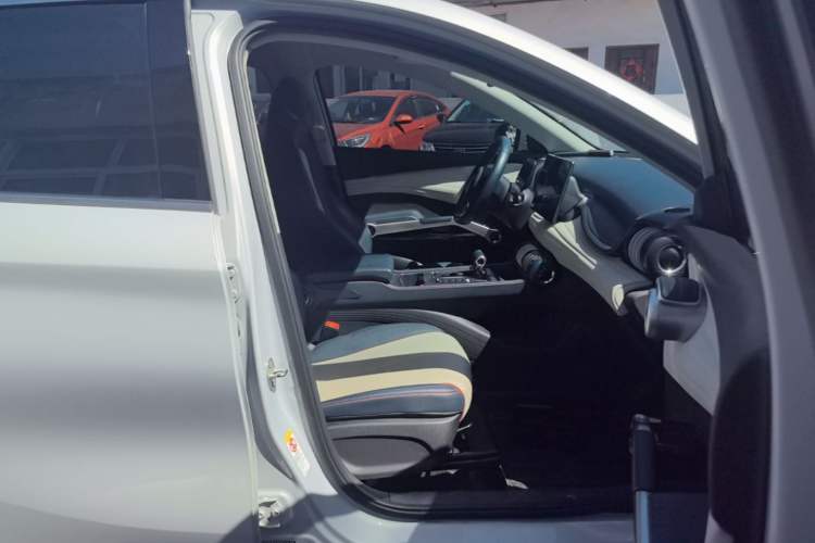 Used BYD Yuan PLUS 2022 510 km Luxury Version Right Front Seat