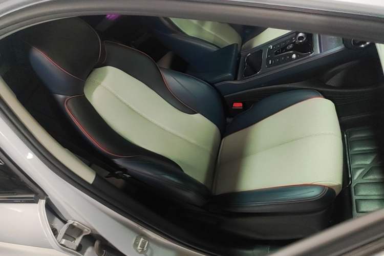 Used BYD Yuan PLUS 2022 510 km Flagship Version Right Front Seat