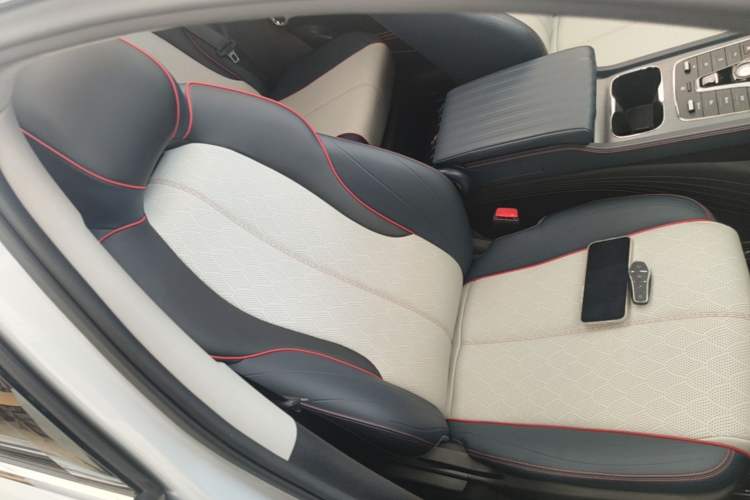Used BYD Yuan PLUS 2022 430 km Luxury Version Right Front Seat