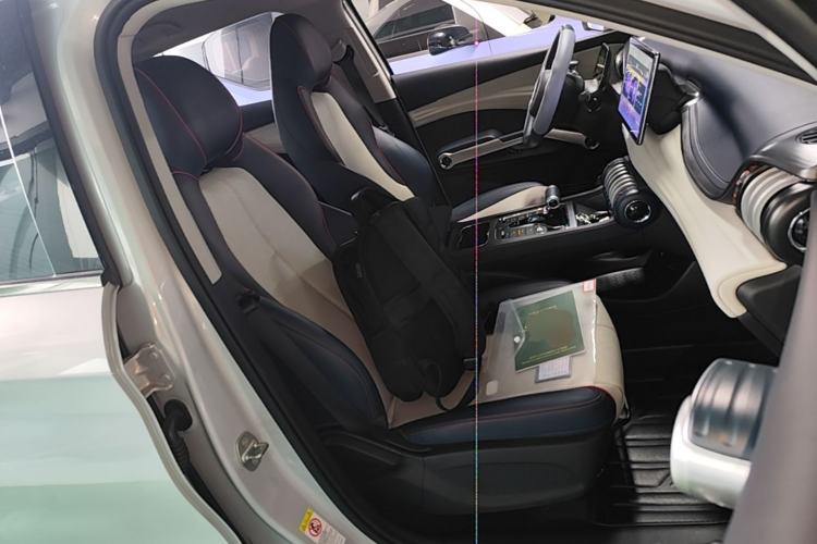 Used BYD Yuan PLUS 2022 430 km Luxury Version Right Front Seat