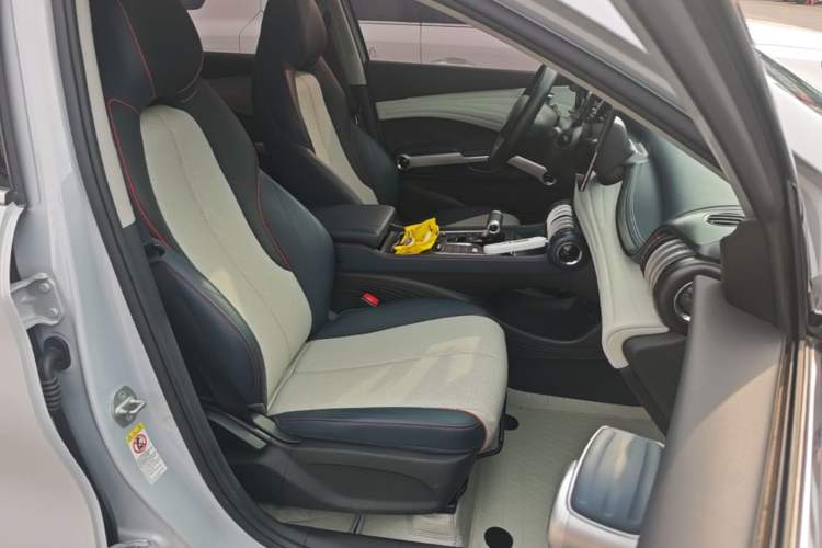 Used BYD Yuan PLUS 2022 430 km Luxury Version Right Front Seat