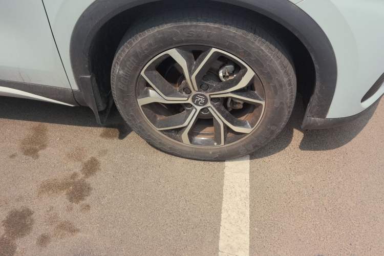 Used BYD Yuan PLUS 2022 430 km Luxury Version Right Front Wheel Hub