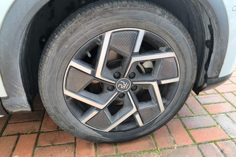 Used BYD Yuan PLUS 2022 510KM Flagship PLUS Right Front Wheel Hub