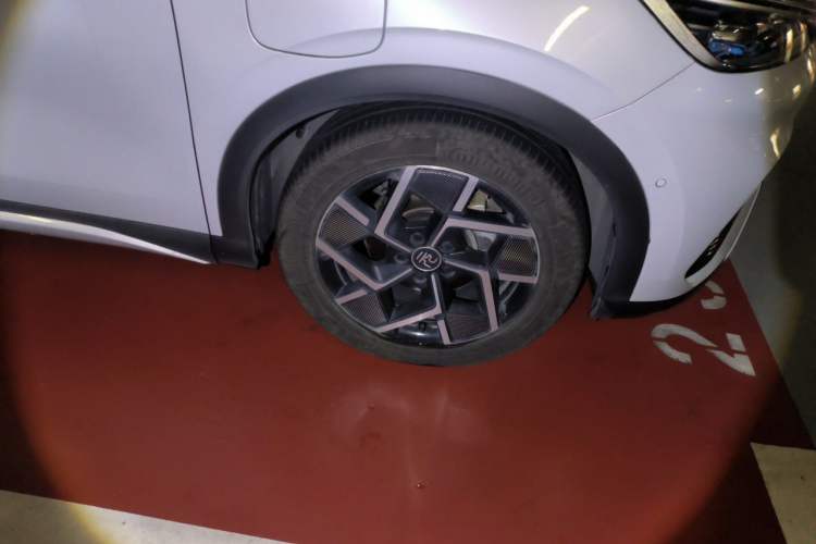 Used BYD Yuan PLUS 2022 510KM Flagship PLUS Right Front Wheel Hub