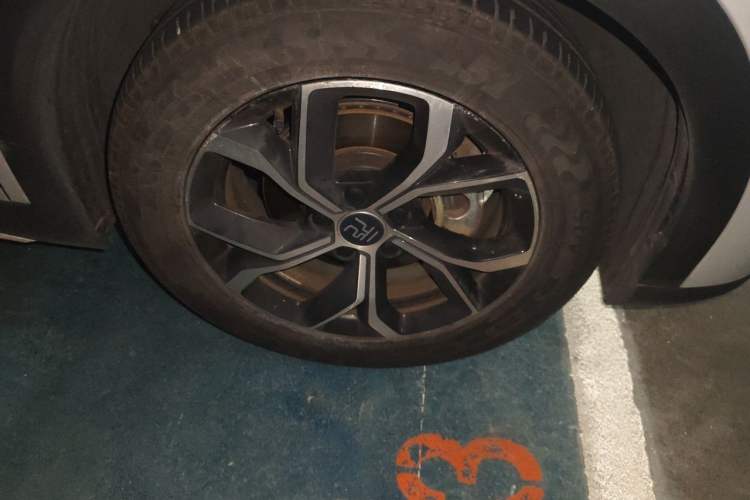 Used BYD Yuan PLUS 2022 430 km Luxury Version Right Front Wheel Hub