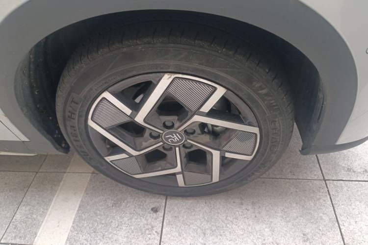 Used BYD Yuan PLUS 2022 510KM Flagship PLUS Right Front Wheel Hub