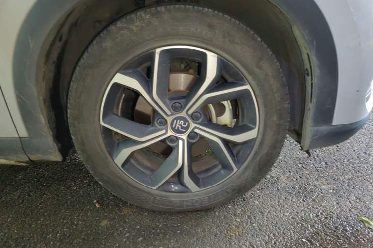 Used BYD Yuan PLUS 2022 430 km Luxury Version Right Front Wheel Hub
