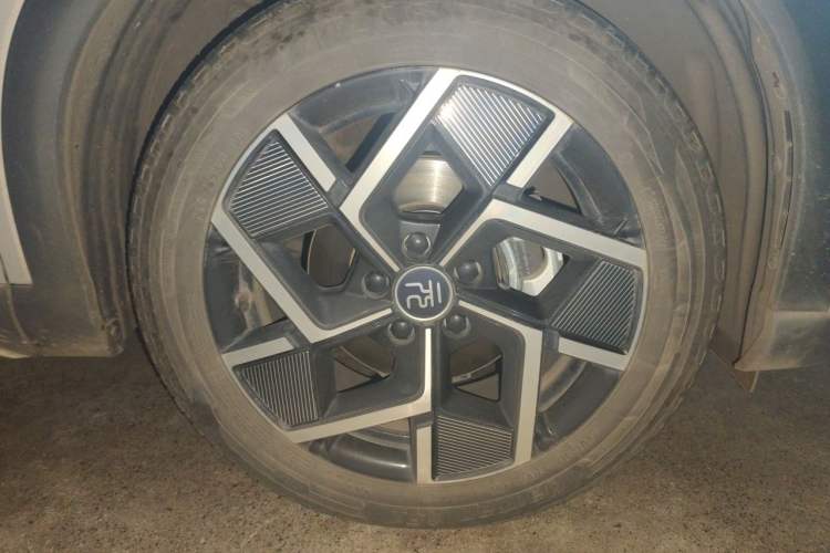 Used BYD Yuan PLUS 2022 510 km Flagship Version Right Front Wheel Hub
