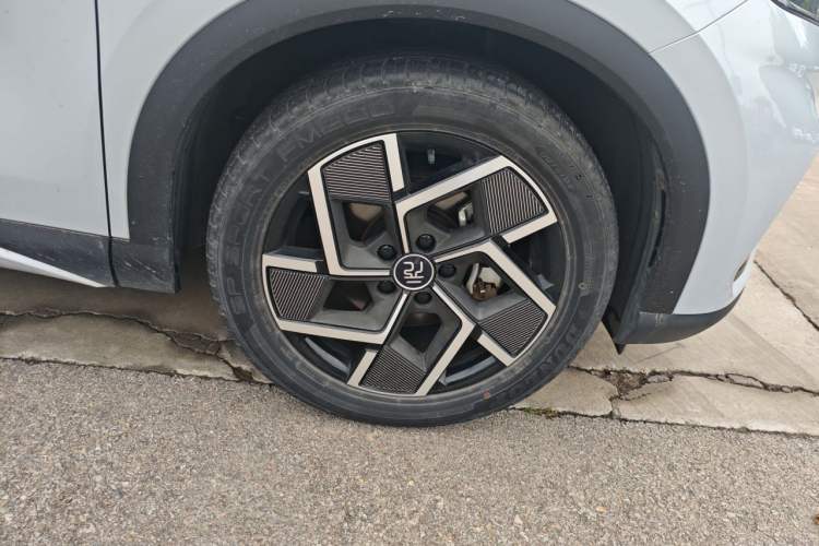 Used BYD Yuan PLUS 2022 510 km Flagship Version Right Front Wheel Hub