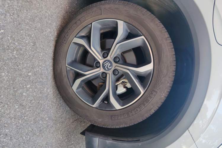 Used BYD Yuan PLUS 2022 430 km Luxury Version Right Front Wheel Hub