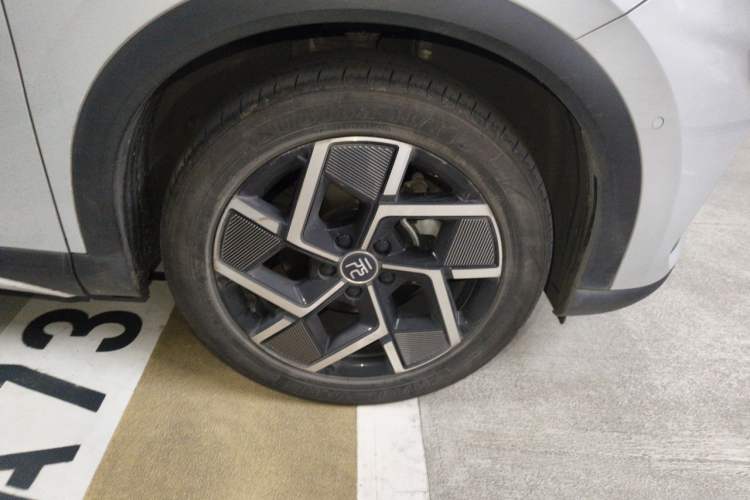 Used BYD Yuan PLUS 2022 510KM Flagship PLUS Right Front Wheel Hub