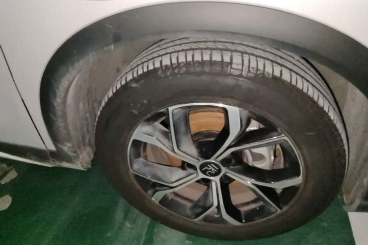Used BYD Yuan PLUS 2022 430 km Luxury Version Right Front Wheel Hub