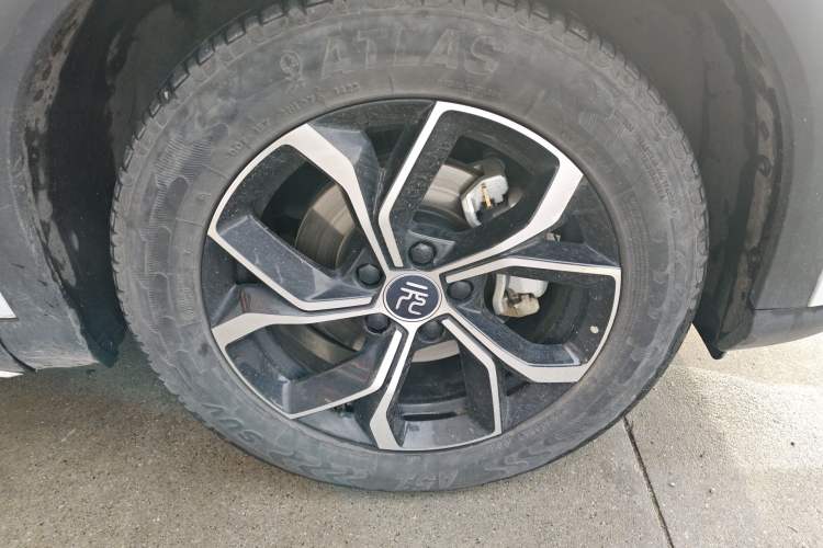 Used BYD Yuan PLUS 2022 430 km Luxury Version Right Front Wheel Hub