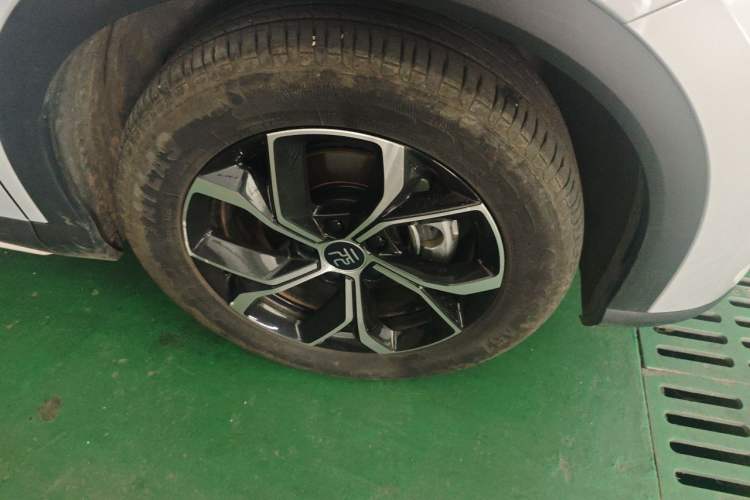Used BYD Yuan PLUS 2022 430 km Luxury Version Right Front Wheel Hub