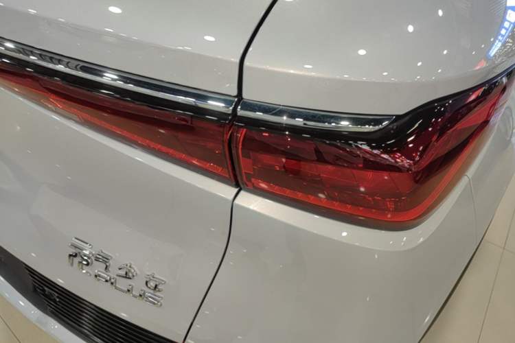 Used BYD Yuan PLUS 2022 510KM Flagship PLUS Right Rear Taillight