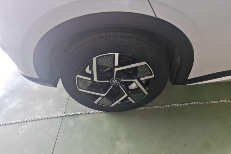 Used BYD Yuan PLUS 2022 510 km Flagship Version Right Rear Wheel Hub