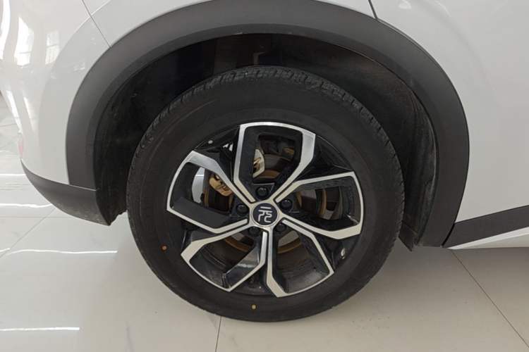 Used BYD Yuan PLUS 2022 430 km Luxury Version Right Rear Wheel Hub
