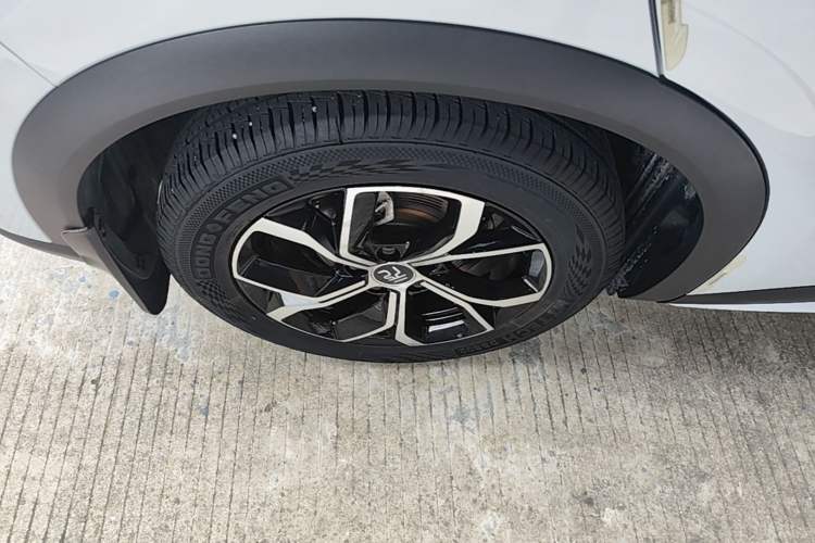 Used BYD Yuan PLUS 2022 430 km Luxury Version Right Rear Wheel Hub