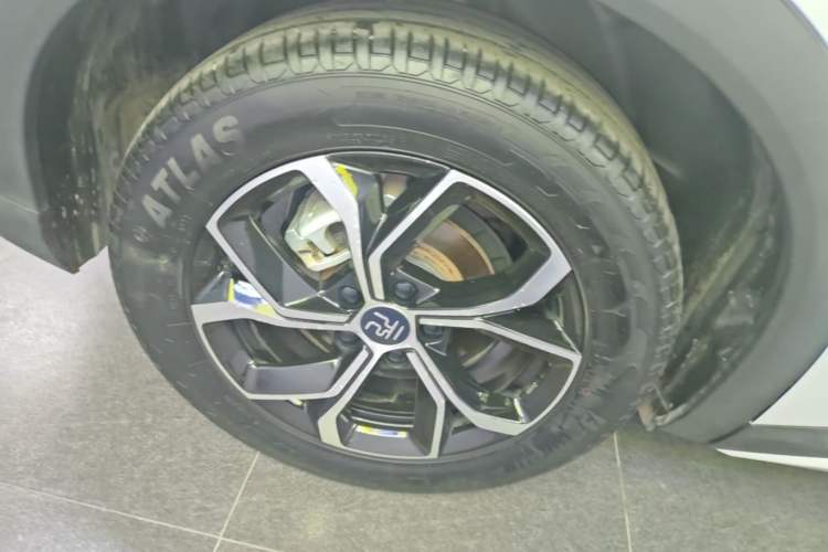 Used BYD Yuan PLUS 2022 430 km Luxury Version Right Rear Wheel Hub