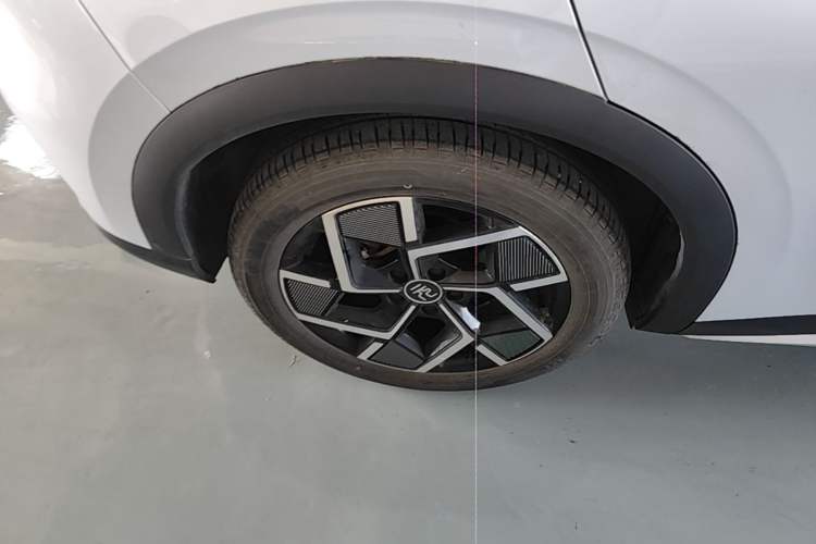 Used BYD Yuan PLUS 2022 510 km Flagship Version Right Rear Wheel Hub