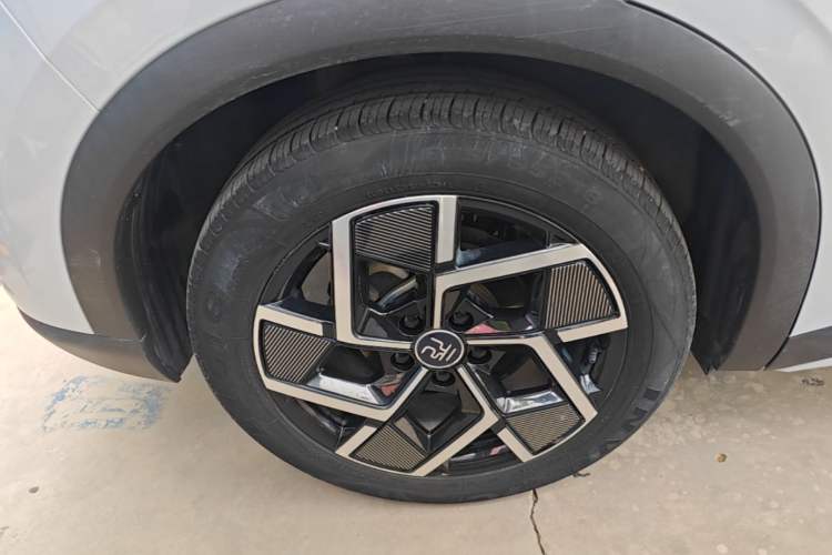 Used BYD Yuan PLUS 2022 510 km Flagship Version Right Rear Wheel Hub