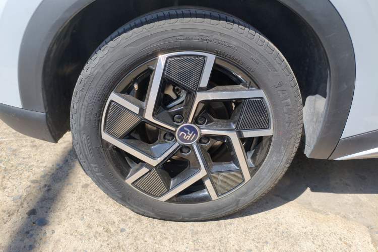 Used BYD Yuan PLUS 2022 510 km Flagship Version Right Rear Wheel Hub