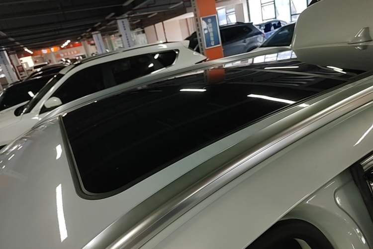 Used BYD Yuan PLUS 2022 510 km Flagship Version Roof