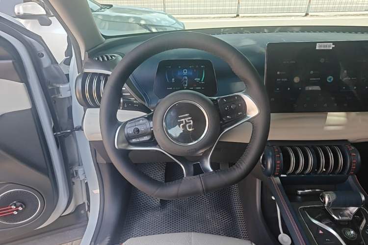 Used BYD Yuan PLUS 2022 510 km Luxury Version Steering Wheel