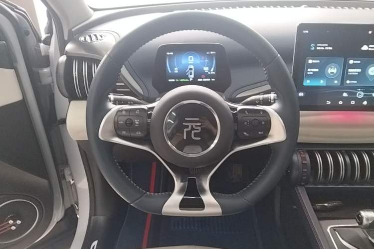 Used BYD Yuan PLUS 2022 430 km Luxury Version Steering Wheel