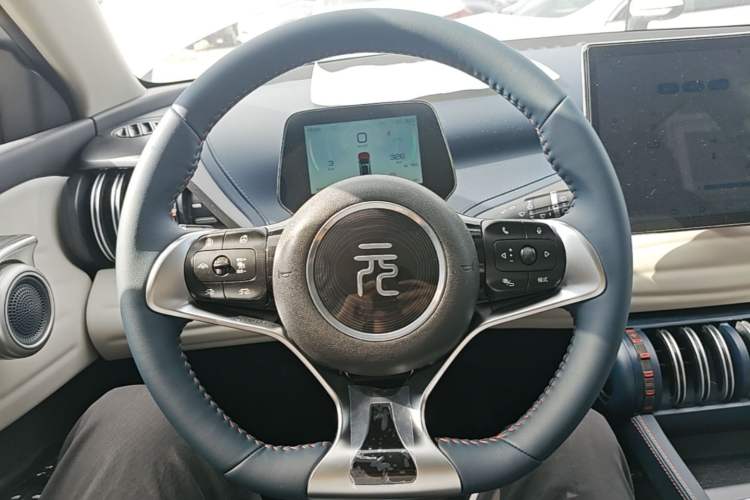 Used BYD Yuan PLUS 2022 430 km Luxury Version Steering Wheel