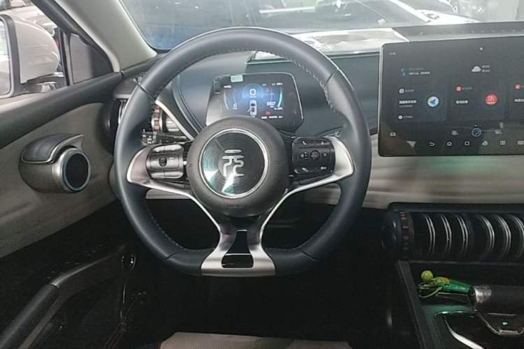 Used BYD Yuan PLUS 2022 430 km Luxury Version Steering Wheel