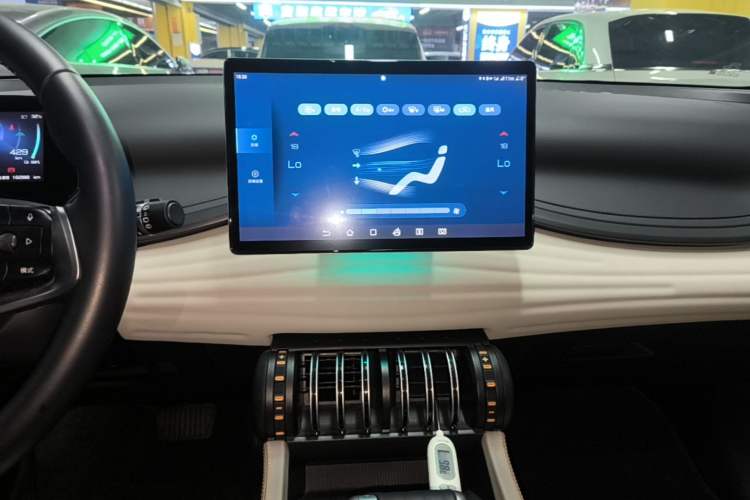 Used BYD Yuan PLUS 2023 Champion Edition 430KM Superior Model Audio And AC Panel