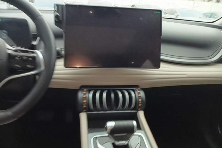Used BYD Yuan PLUS 2023 Champion Edition 510KM Excellence Model Audio And AC Panel