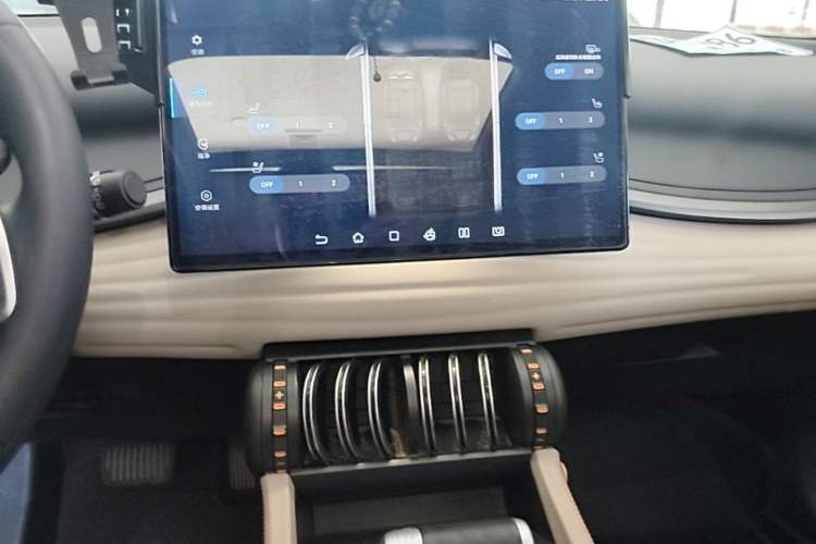 Used BYD Yuan PLUS 2023 Champion Edition 510KM Excellence Model Audio And AC Panel