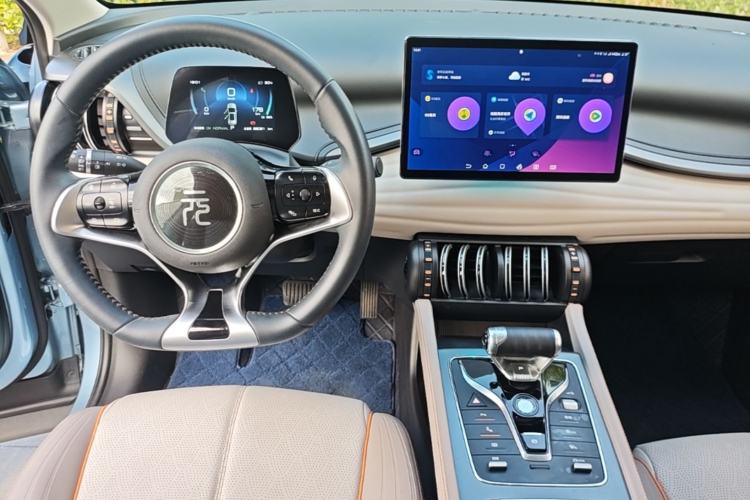 Used BYD Yuan PLUS 2023 Champion Edition 510KM Superior Model Center Console