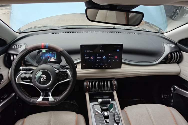 Used BYD Yuan PLUS 2023 Champion Edition 510KM Superior Model Center Console